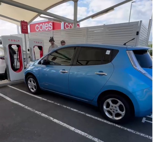 Latest company news about Chargez votre véhicule avec une connexion de recharge rapide CHAdeMO dans les stations de recharge rapide CCS